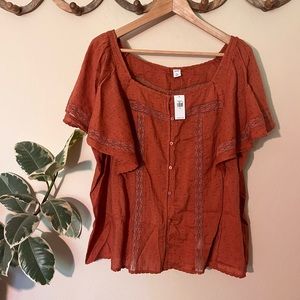 NWT Old Navy - light and airy flutter sleeve blouse